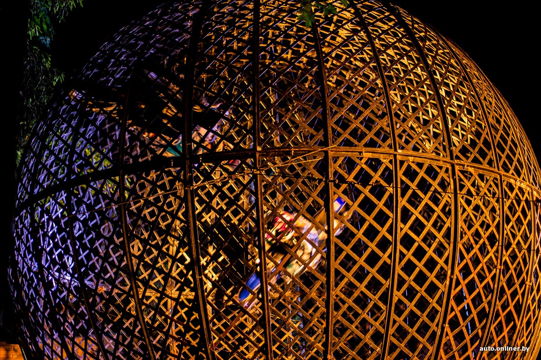 Дзяўчына-мотакаскадёр: «Стала выконваць смяротныя трукі на матацыкле, таму што закахалася да страты розуму»