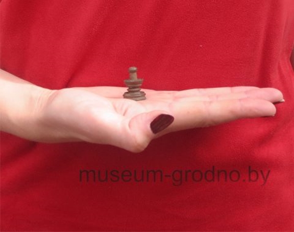 На тэрыторыі Старога замка знайшлі чарговую шахматную фігурку