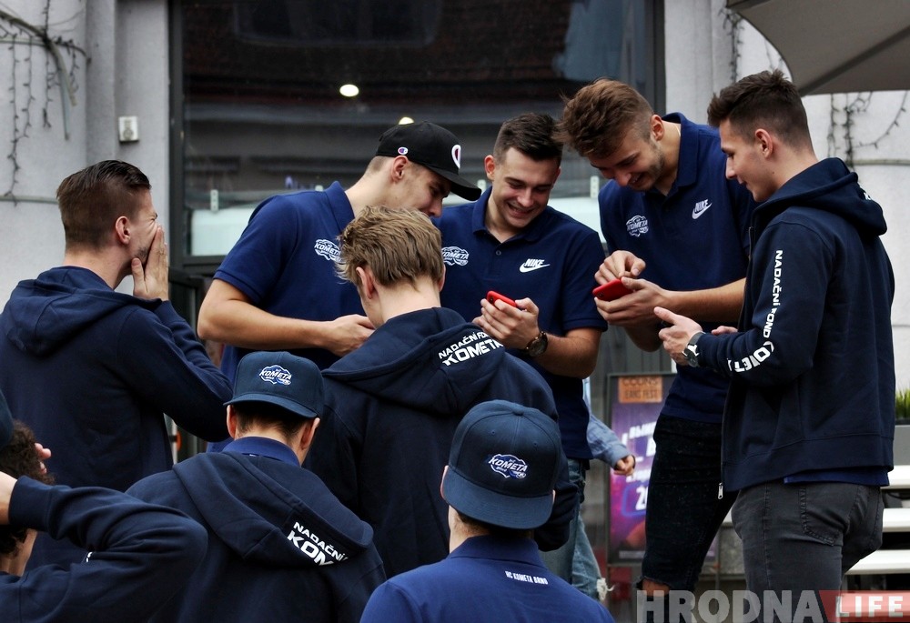 Ліга чэмпіёнаў: хакеісты чэшскай "Каметы» прыляцелі ў Гродна каб згуляць з "Нёманам"