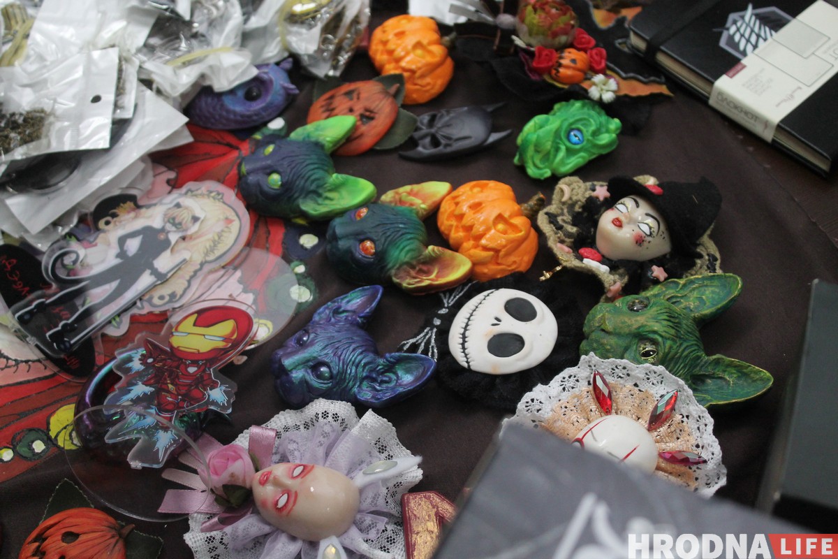 Прымерыць вушкі і пакаштаваць рамэн. Сотня гродзенцаў прыйшла на анімэ-бал Прымерыць вушкі і пакаштаваць рамэн. Сотня гродзенцаў прыйшла на анімэ-бал