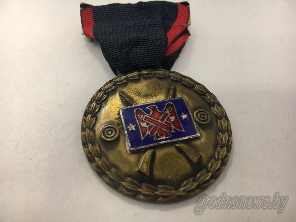 У Гродне ў закінутым доме мужчына знайшоў амерыканскі медаль