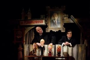 «Тутэйшыя» вяртаюцца! Гродзенскі тэатр лялек аднавіў культавы спектакль