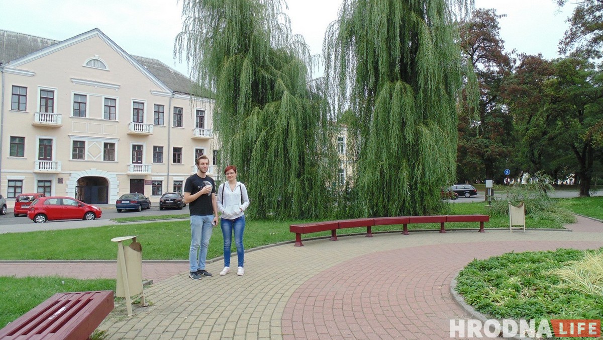 Сквер за “тэкстылямі” перажывае апошнюю восень: там пабудуюць офісны цэнтр. Што думаюць гродзенцы?