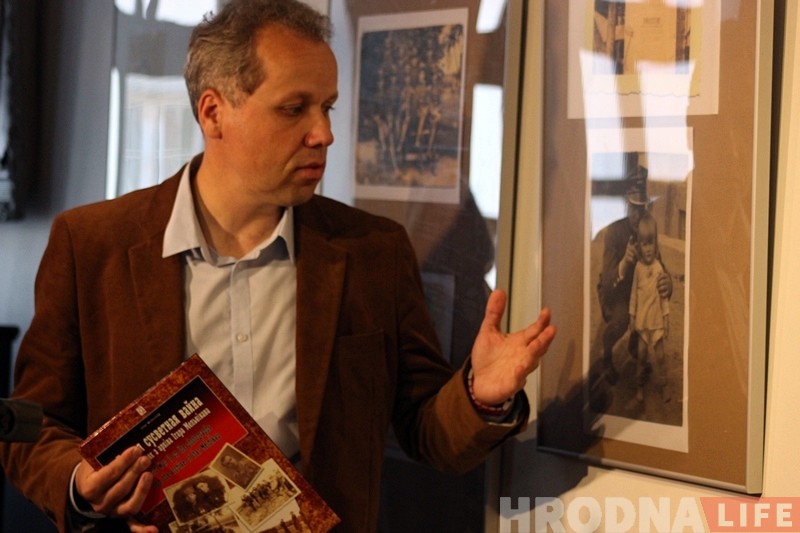 «Праз альбом беларусы ўбачаць сваю сям'ю». Ігар Мельнікаў прэзентаваў у Гродне чарговы праект пра Другую сусветную