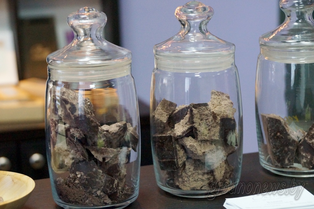 Як лідчане адкрылі сваю майстэрню і гатуюць шакалад са смакам сыру і драўніны