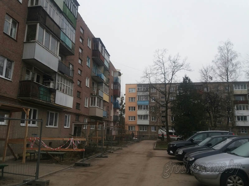 У Гродне з вышыні ўпаў рабочы. Ён памёр (абноўлена)