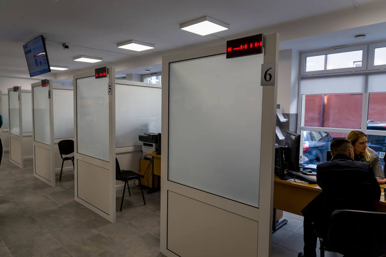 В Белостоке упростили жизнь иностранцам, которые стоят в очереди за "картой побыту"