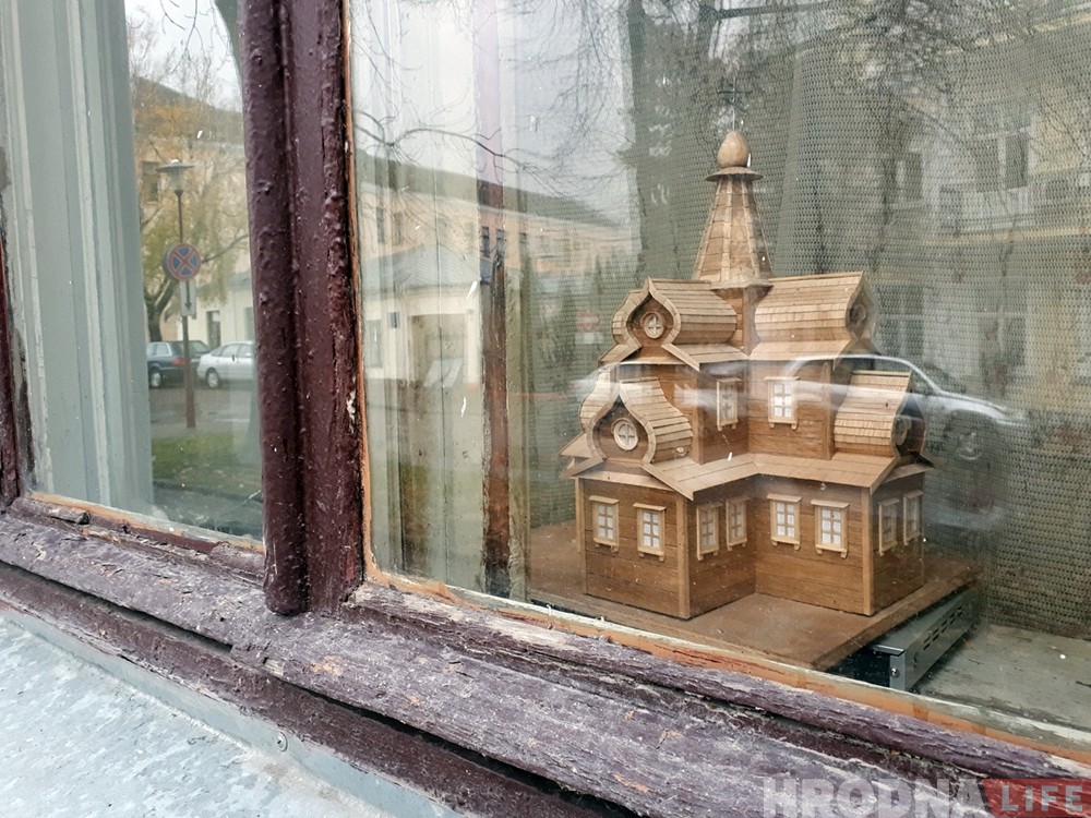 «Былі тысячы работ і ўсё раздаваў». Як майстар ствараў стары Гродна ў драўляных макетах
