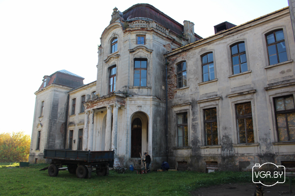 У старадаўняй сядзібе ў Жалудку хацелі зрабіць галерэю, але пакуль яна руйнуецца на вачах