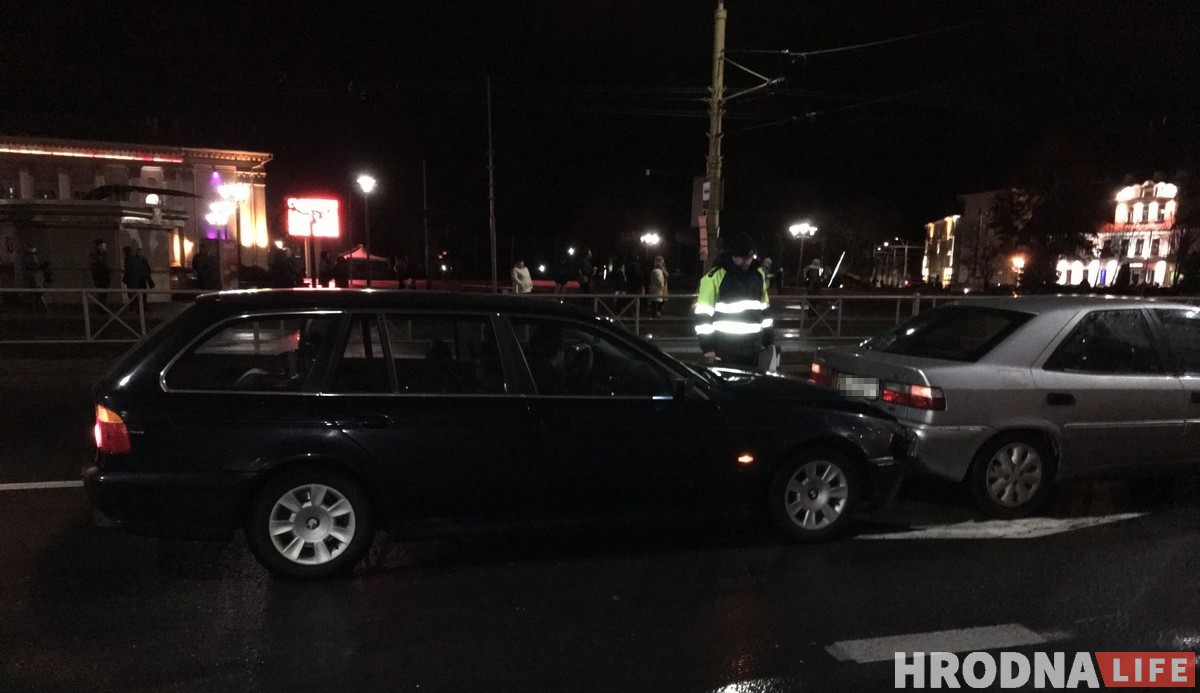 Тройное ДТП в центре Гродно: VW на российских номерах сделал "паровозик"