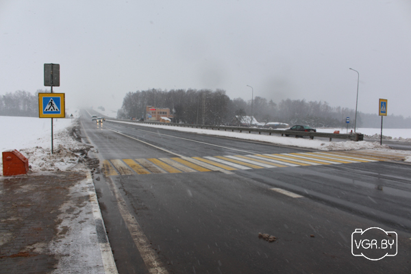 Жители Берегового три года не могут выехать из поселка налево по трассе, но не сдаются