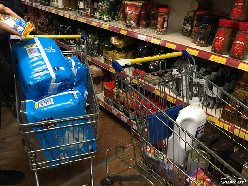 "Небывалый рост продаж": белорусы готовятся к новым ограничениям ввоза