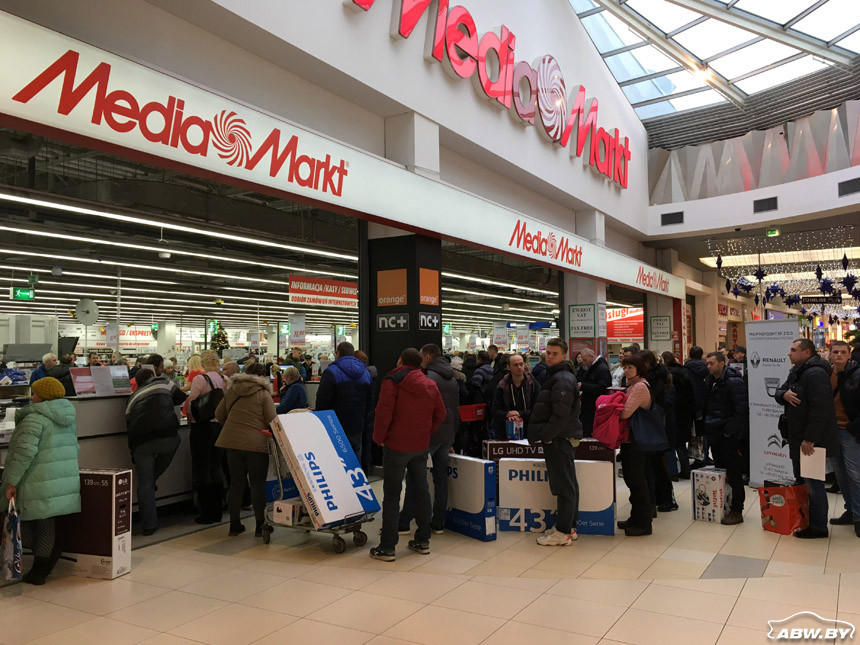 "Небывалый рост продаж": белорусы готовятся к новым ограничениям ввоза