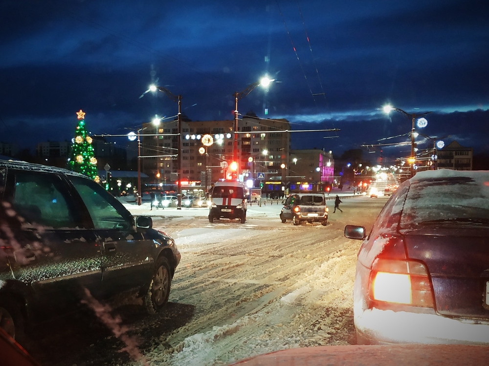 Гродно замело снегом: на дорогах много аварий