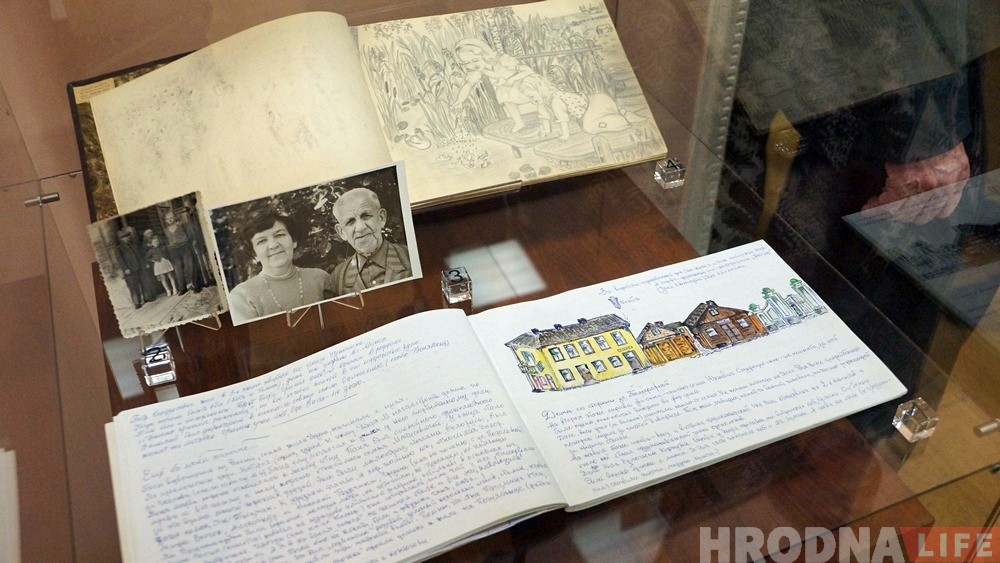 Открытки от царя, испанский крест и дневник с рисунками: что можно увидеть на выставке семьи Чернышевых