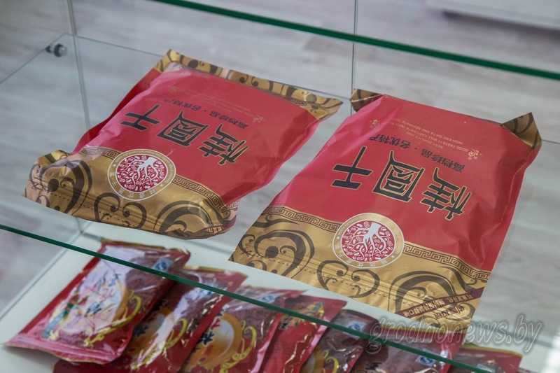 Глядзіце, якія тавары завезлі ў кітайскі выставачны цэнтр у Гродне (але іх пакуль не прадаюць) Глядзіце, якія тавары завезлі ў кітайскі выставачны цэнтр у Гродне (але іх пакуль не прадаюць)