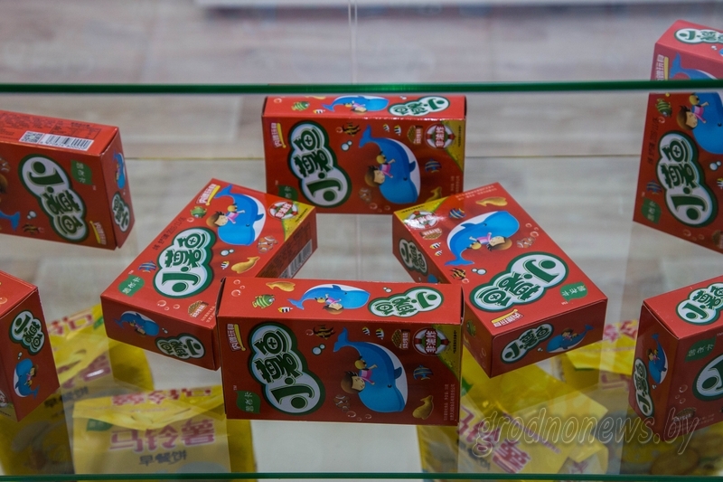 Глядзіце, якія тавары завезлі ў кітайскі выставачны цэнтр у Гродне (але іх пакуль не прадаюць) Глядзіце, якія тавары завезлі ў кітайскі выставачны цэнтр у Гродне (але іх пакуль не прадаюць)