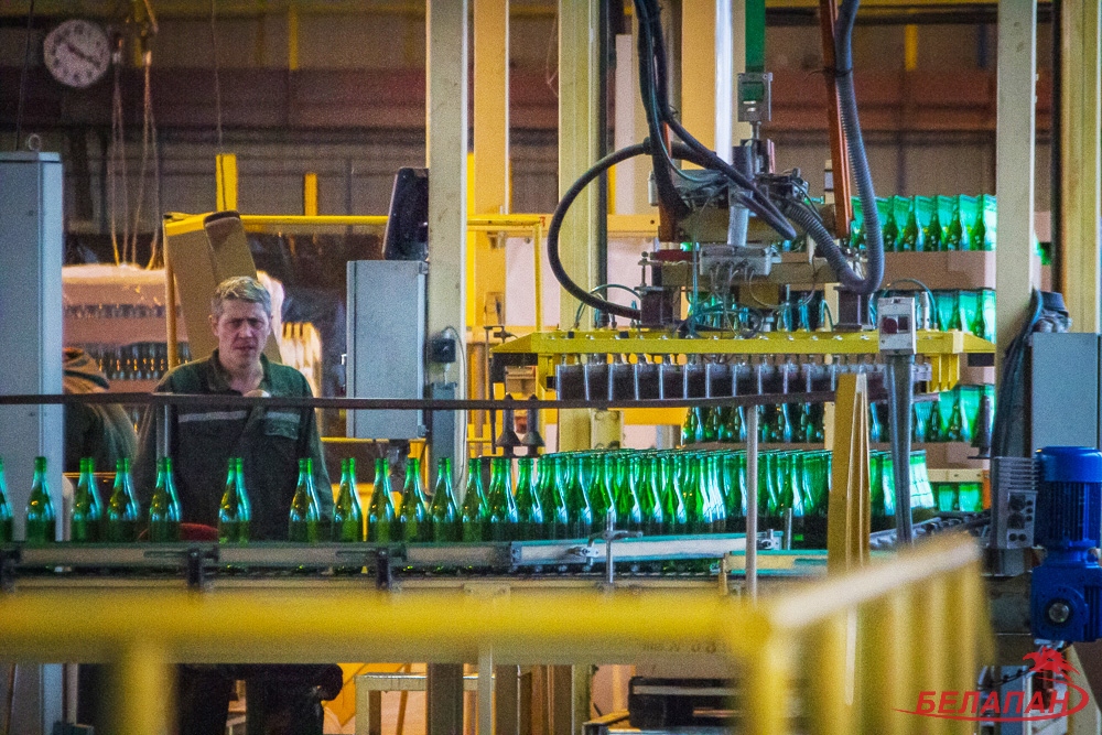 Гродзенскі шклозавод выйшаў на прыбытковую працу, купіў канкурэнта-банкрута і не шкадуе