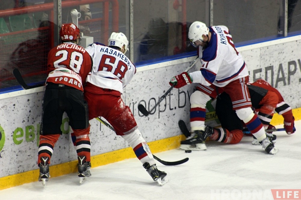 Біліся да апошняга: "Нёман" прайграў "Юнацтву" ў серыі булітаў Біліся да апошняга: "Нёман" прайграў "Юнацтву" ў серыі булітаў