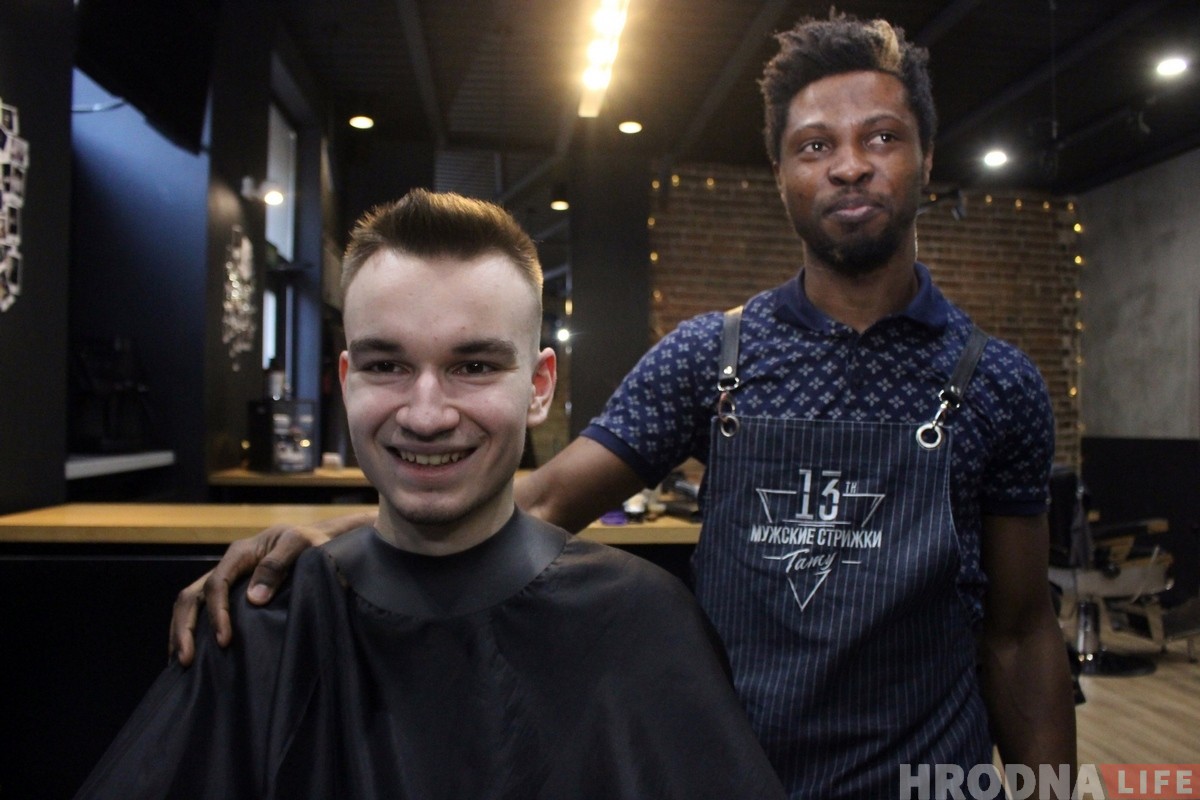 Прыехаў у Гродна, каб стаць барберам. Гісторыя Філіпа з Нігерыі