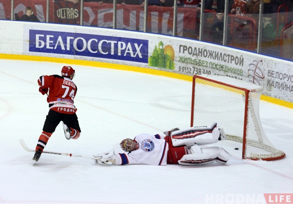 Біліся да апошняга: "Нёман" прайграў "Юнацтву" ў серыі булітаў Біліся да апошняга: "Нёман" прайграў "Юнацтву" ў серыі булітаў