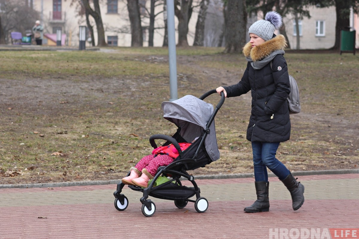 Гродзенцы ў апошні дзень зімы. Фота