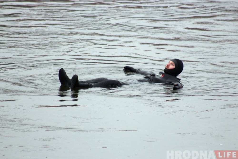 Фотофакт: гродненские спасатели провели учения на Немане