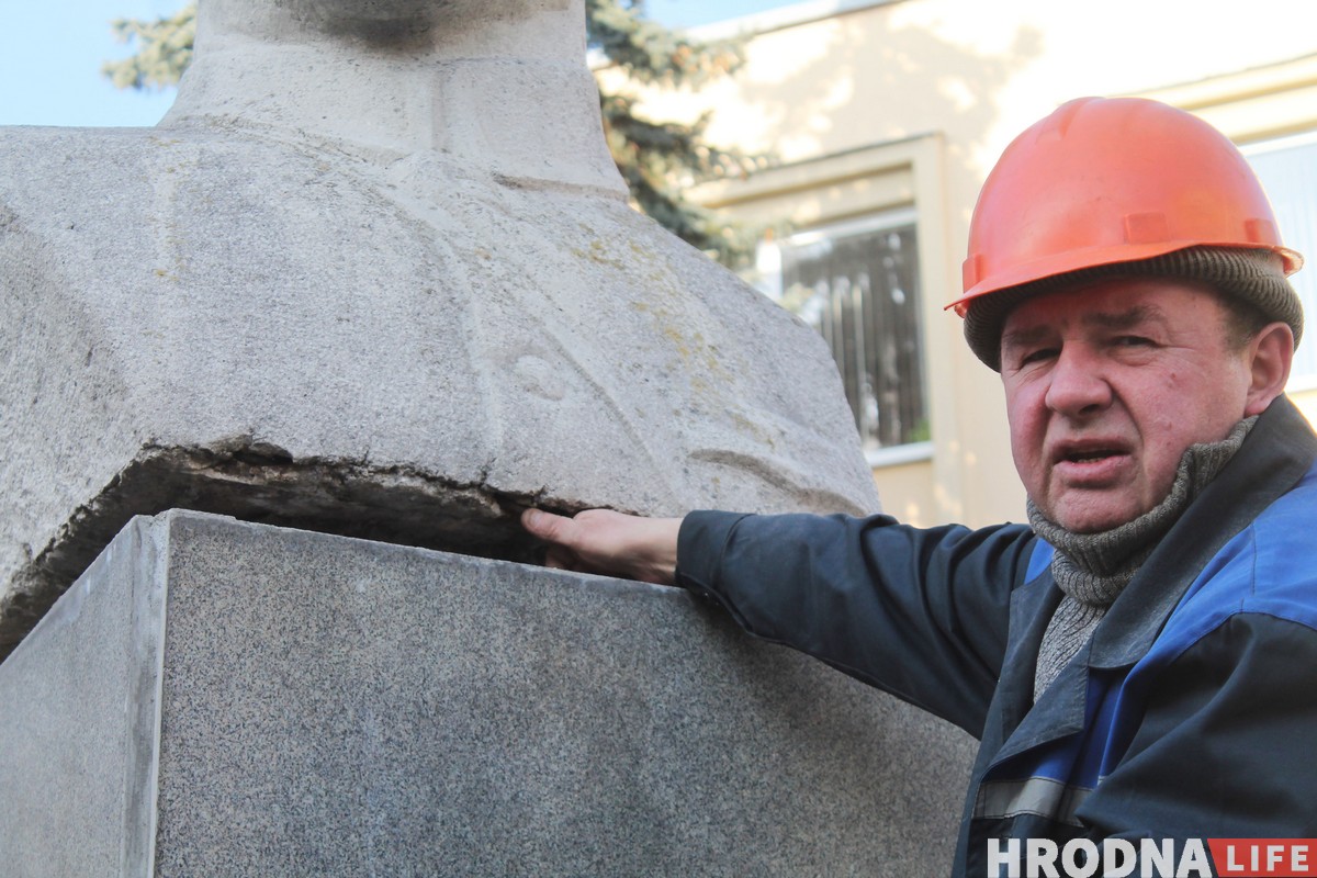 В Гродно демонтируют памятник Чапаеву (обновлено)