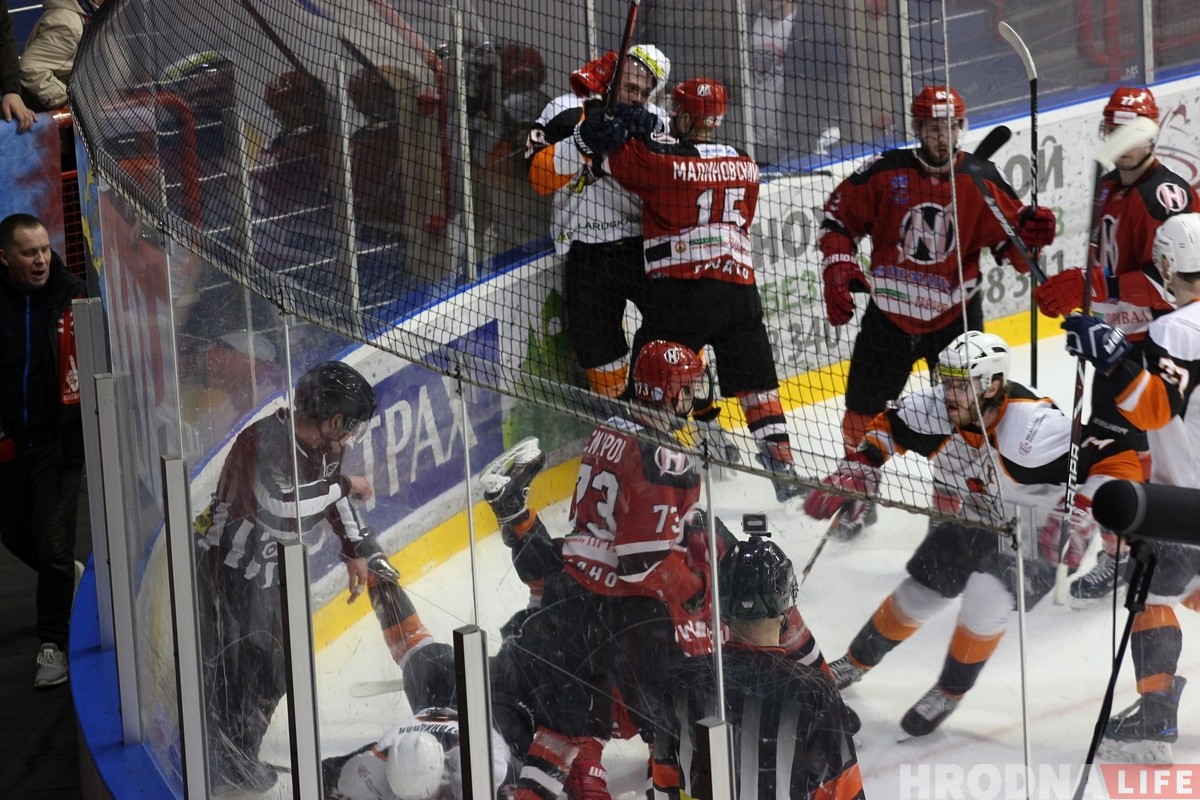 Снова победа "кротов": "Неман" проиграл во втором матче полуфинала
