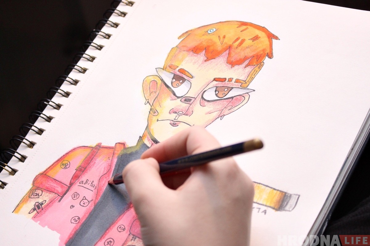 "Хочу быть иллюстратором". 9-летний гродненец удивляет всех своими стильными рисунками
