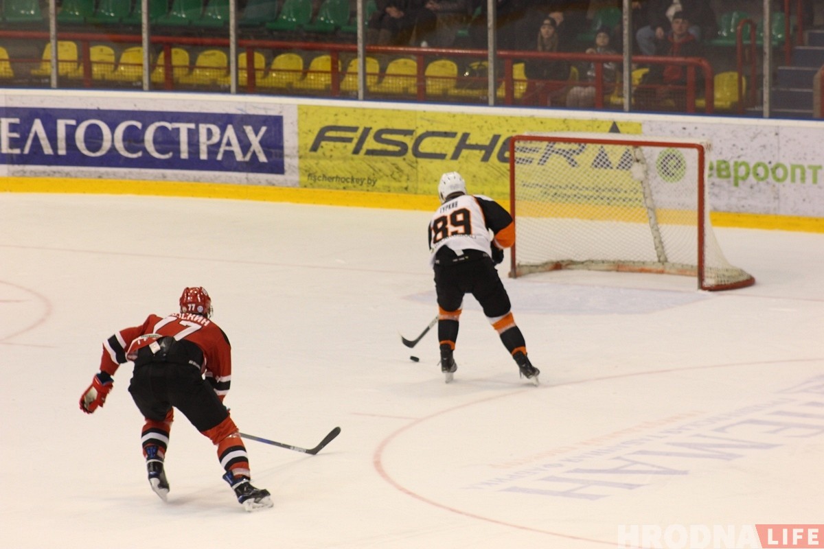Снова победа "кротов": "Неман" проиграл во втором матче полуфинала