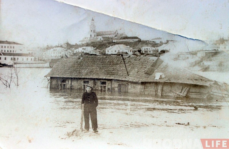 И стена обвалилась: семья на берегу Немана продолжает жаловаться на жилищные условия