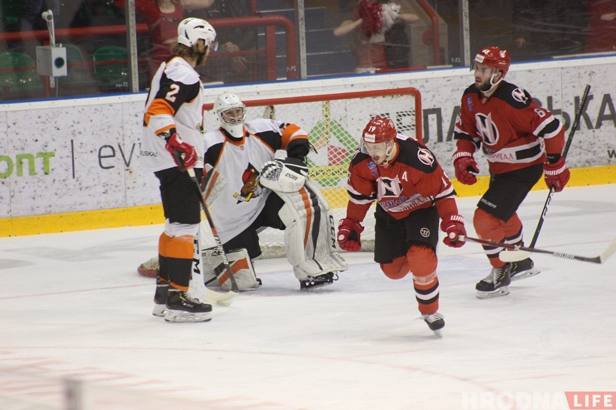 Снова победа "кротов": "Неман" проиграл во втором матче полуфинала
