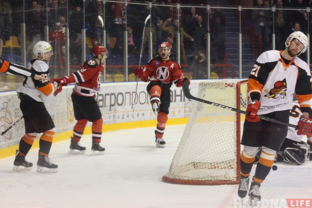 Снова победа "кротов": "Неман" проиграл во втором матче полуфинала