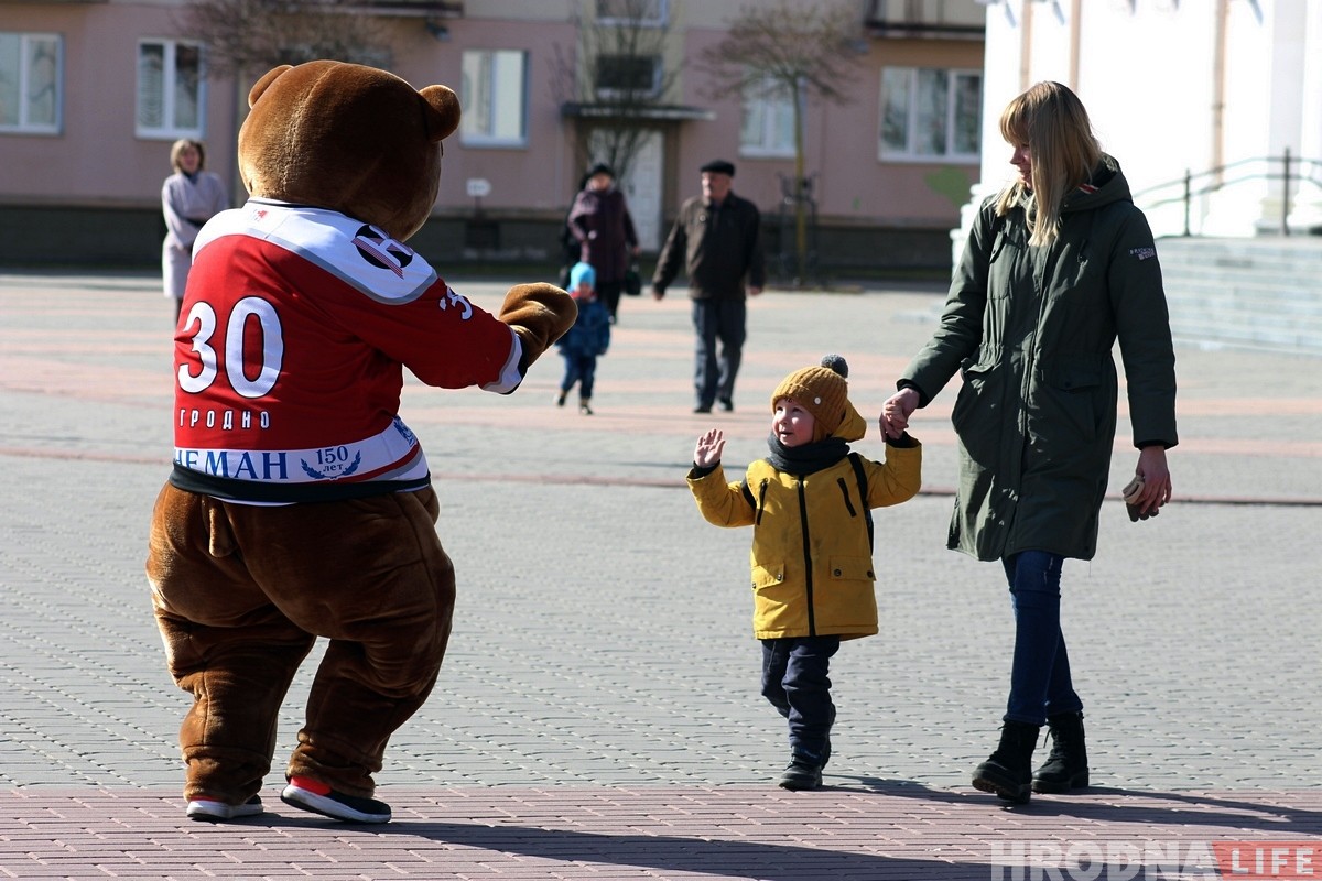 "Можам упершыню стаць чэмпіёнам". Група падтрымкі "Нёмана" запрасіла гродзенцаў на хакей