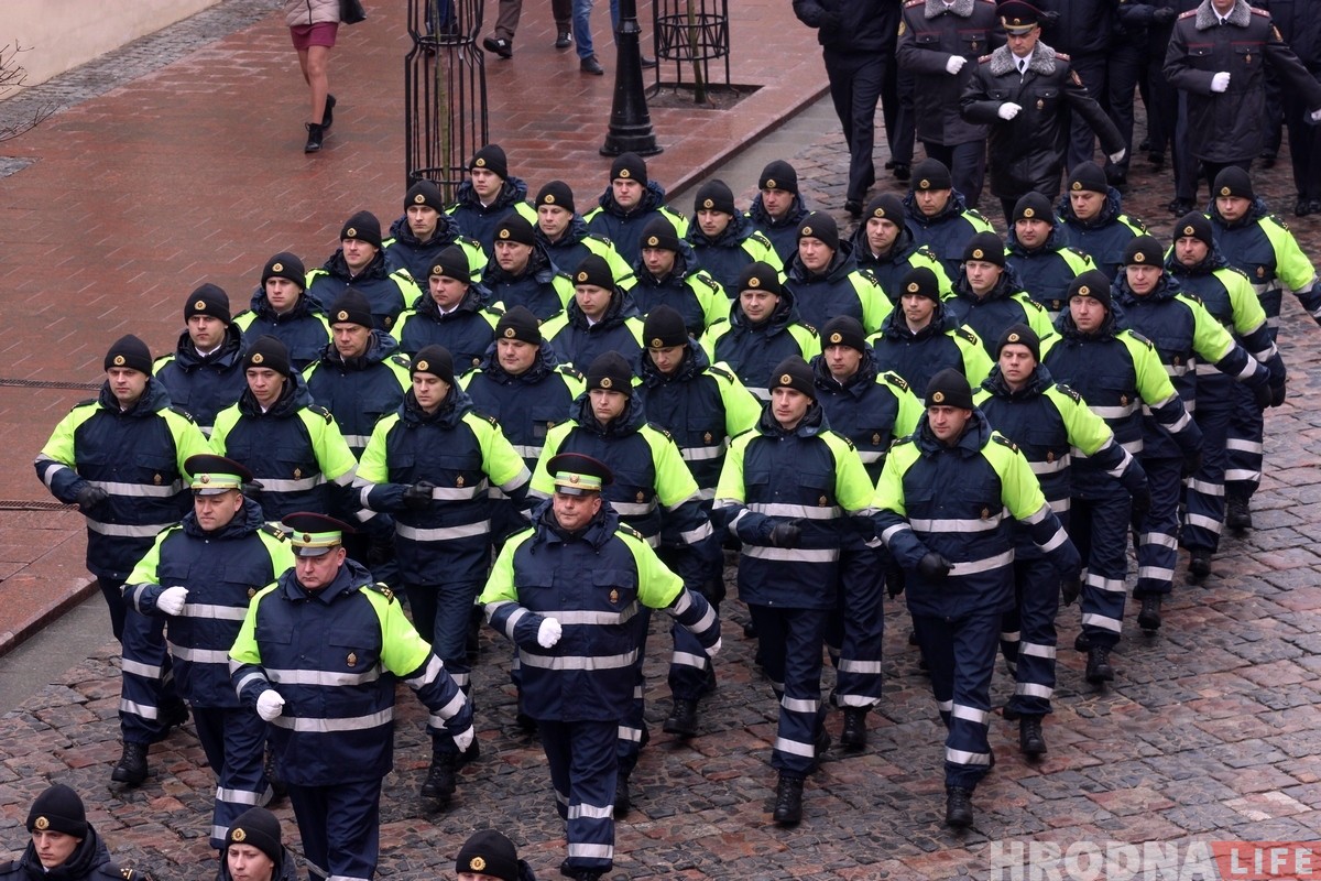 Гродзенская міліцыя ў дзень свайго свята прайшла маршам па вуліцах горада 