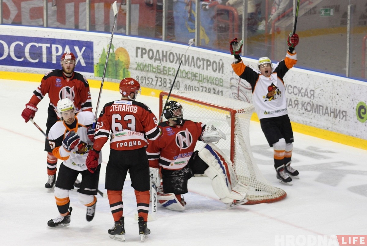 Снова победа "кротов": "Неман" проиграл во втором матче полуфинала