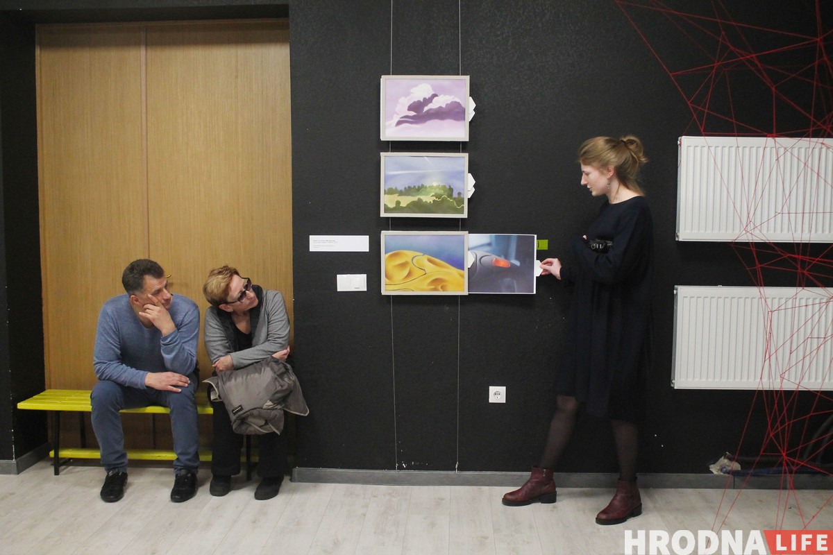 “Лес дзяўчыны”. У Гродне адкрылася выстава з творамі, якія можна знішчаць “Лес дзяўчыны”. У Гродне адкрылася выстава з творамі, якія можна знішчаць