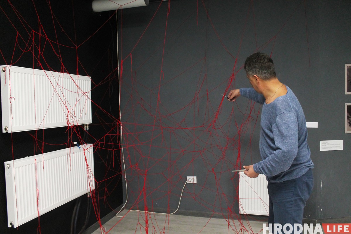 “Лес дзяўчыны”. У Гродне адкрылася выстава з творамі, якія можна знішчаць “Лес дзяўчыны”. У Гродне адкрылася выстава з творамі, якія можна знішчаць