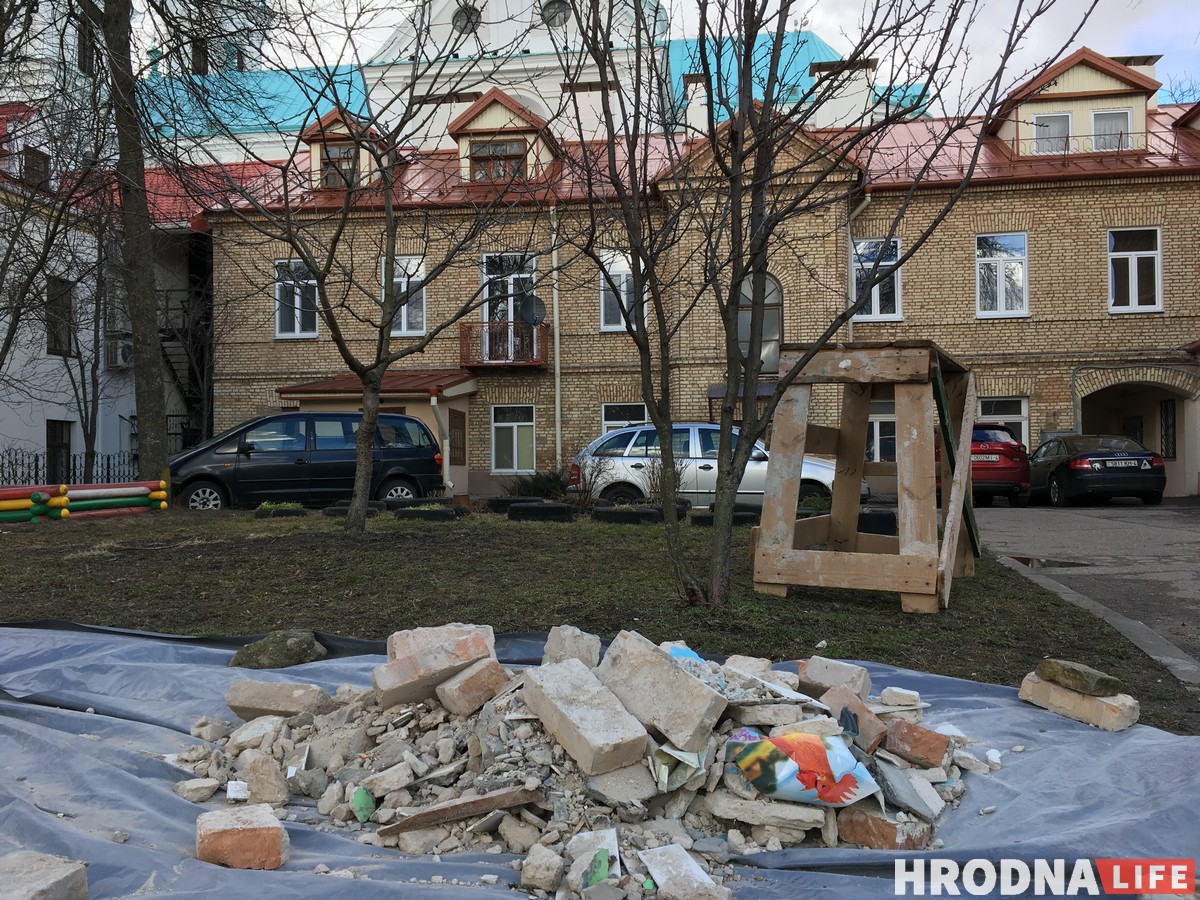 Кавярня ў цэнтры Гродна праз рамонт у кватэры на месяц спыняе працу