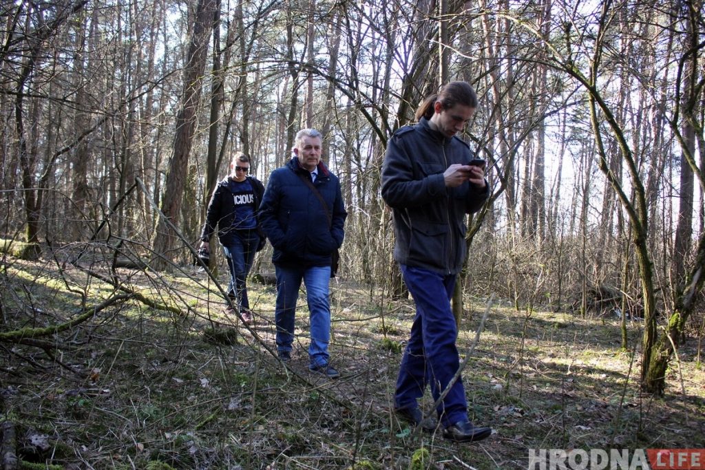 «Павінен быць хоць нейкі крыж». Гродзенцы збіраюць інфармацыю пра расстрэлы ў Пышках
