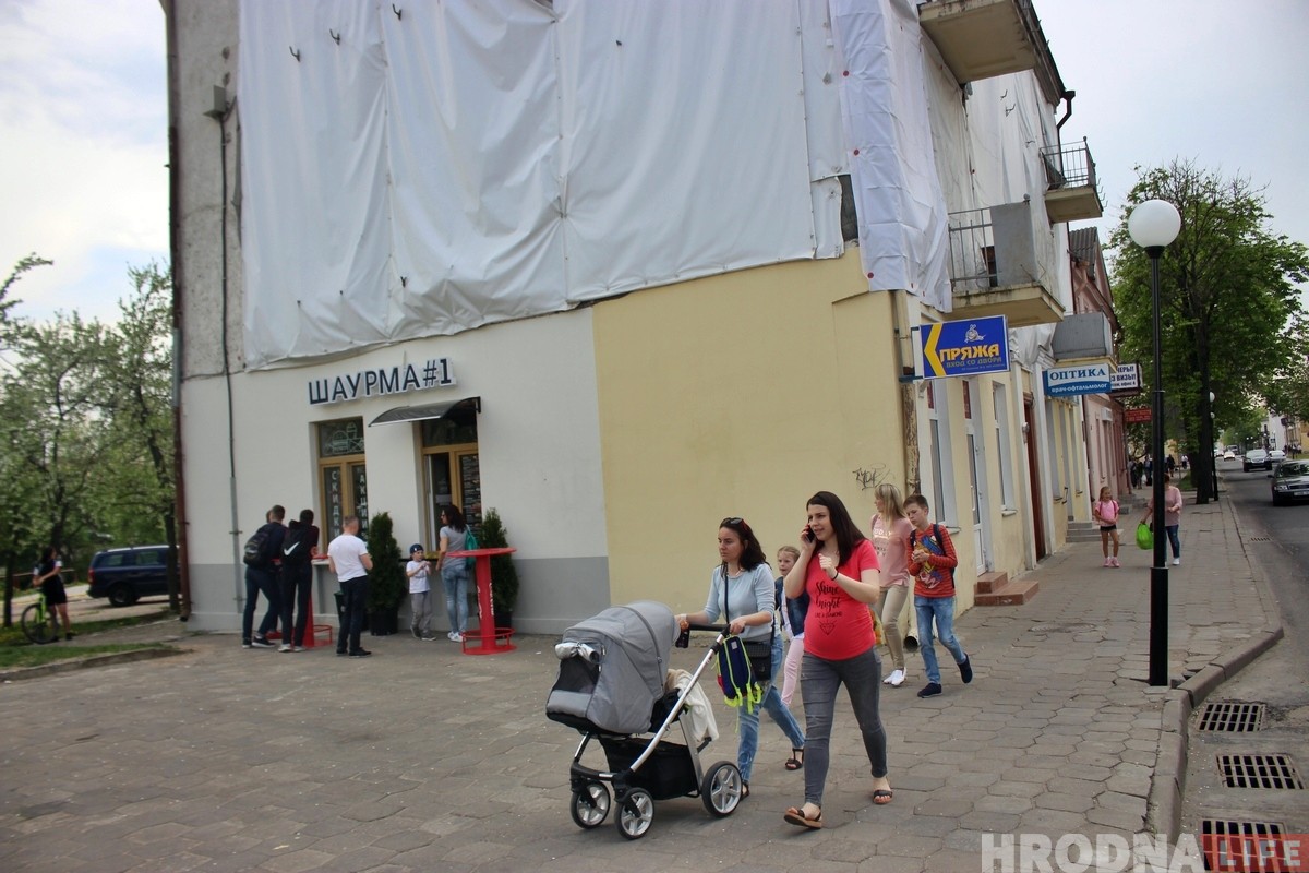 На Ажэшка адкрылася Шаурма#1. Туды перебраўся і тунісскі кухар На Ажэшка адкрылася Шаурма#1. Туды перебраўся і тунісскі кухар