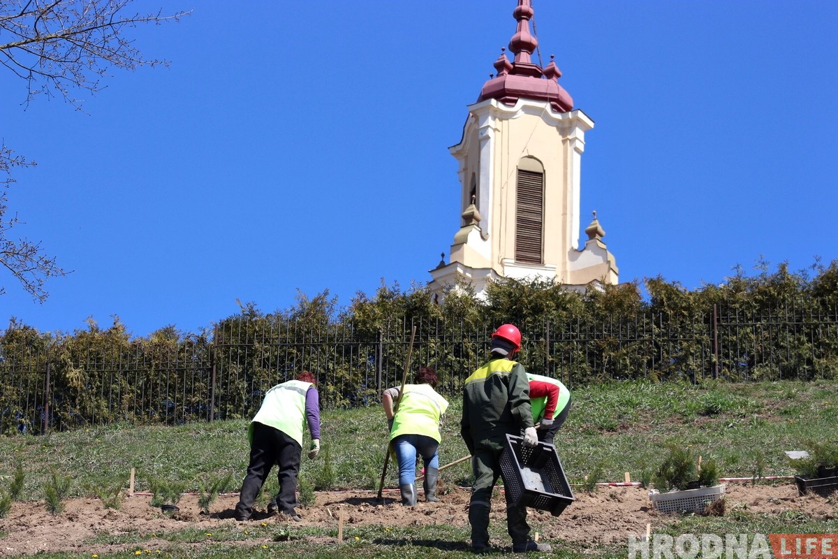 Что появилось на Бернардинском холме, где собирались написать "Ленінскі раён" 