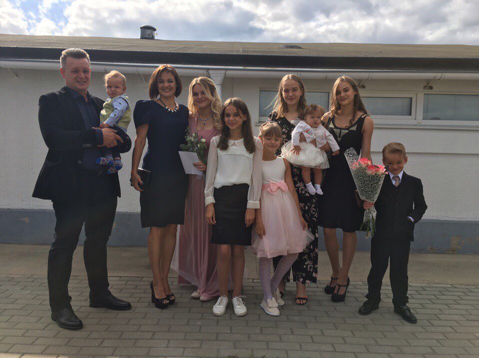 У сестры 8 детей, у брата - 5. Близнецы из Гродно рассказали о своих многодетных семьях