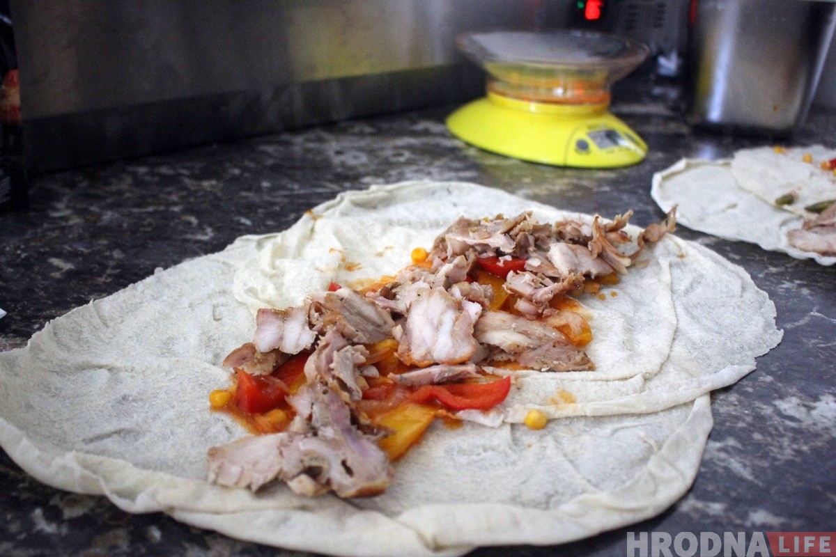 На Ажэшка адкрылася Шаурма#1. Туды перебраўся і тунісскі кухар На Ажэшка адкрылася Шаурма#1. Туды перебраўся і тунісскі кухар