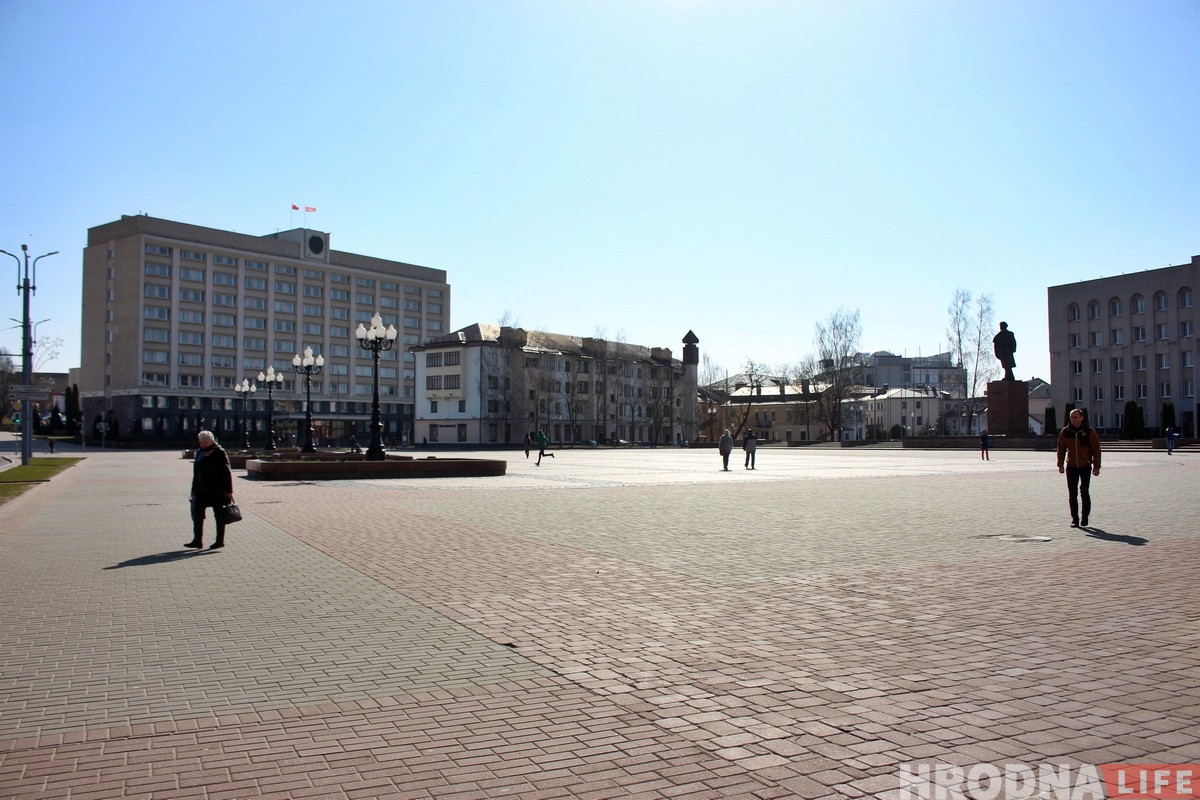 Чтобы люди смотрели не только на камень: площадь Ленина планируют озеленить 