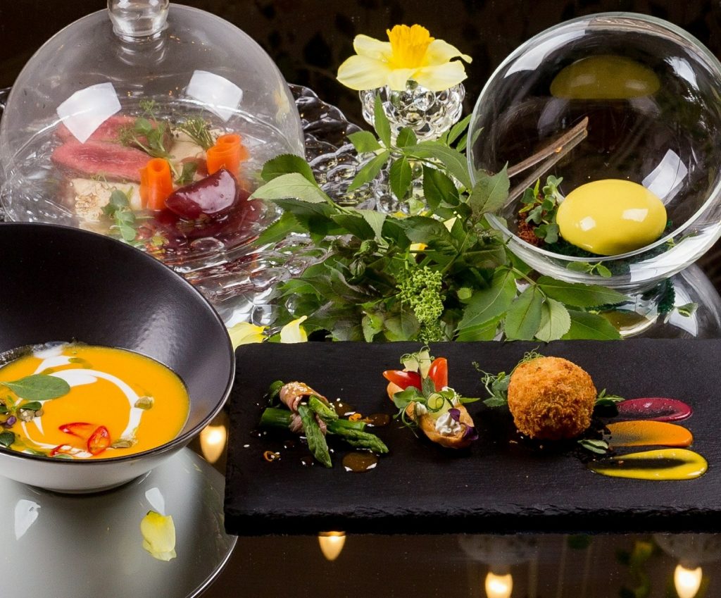 "Усе гэтыя кафэ разлічаны на кашалёк турыстаў". Гродзенцы скардзяцца на дарагоўлю новых устаноў