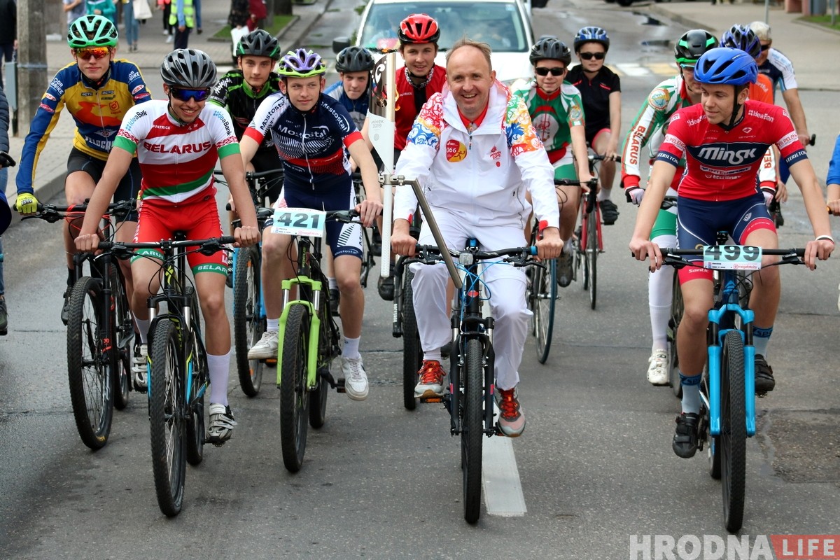 Гродно встретил эстафету огня "Пламя мира" 