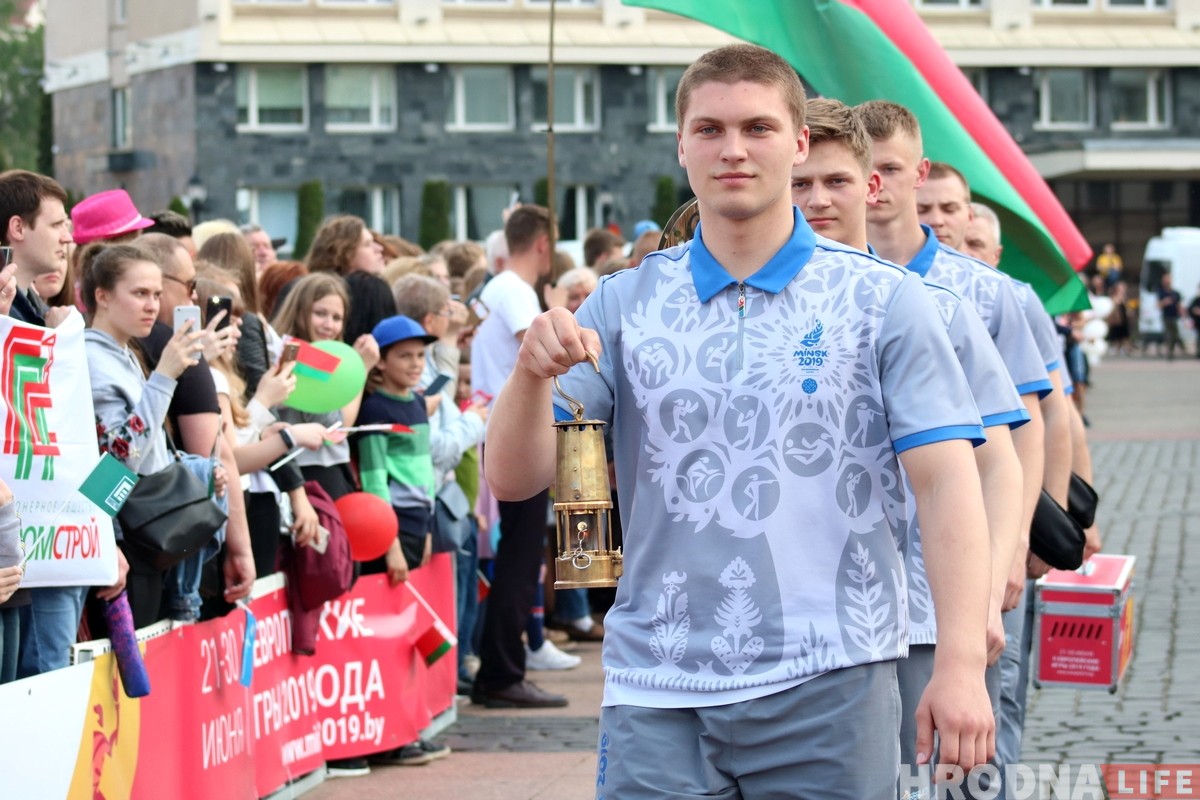 Гродно встретил эстафету огня "Пламя мира" 