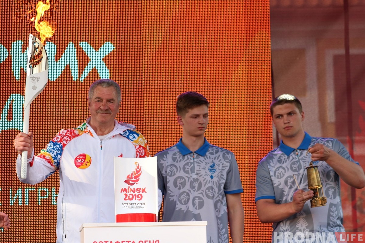 Гродно встретил эстафету огня "Пламя мира" 